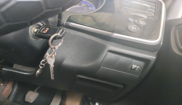 2016 Honda City 1.5L I-VTEC V MT, Petrol, Manual, 1,04,906 km, interior