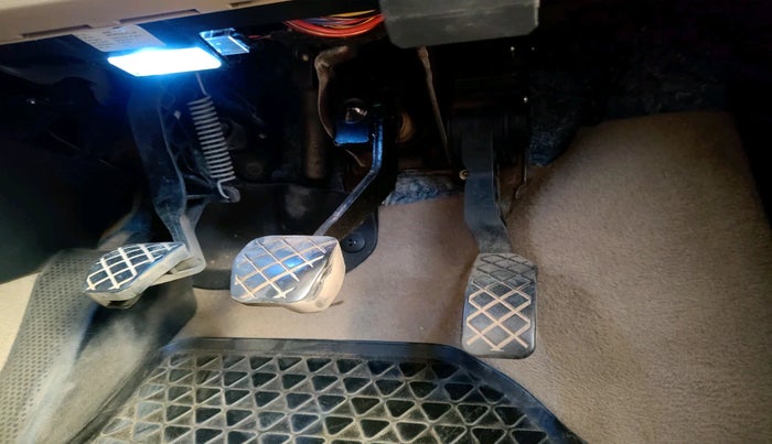 2016 Volkswagen Ameo HIGHLINE1.2L, Petrol, Manual, 1,57,077 km, interior