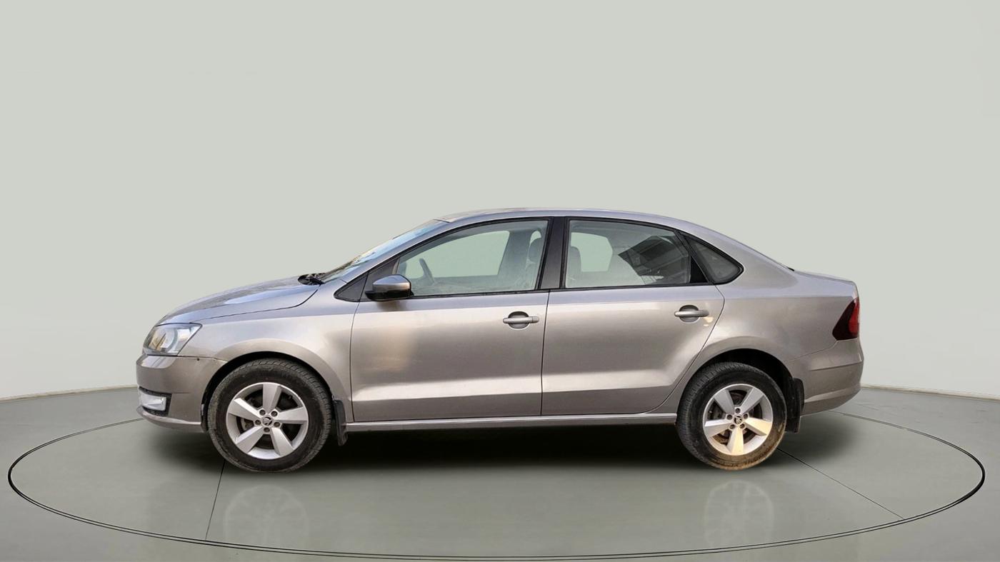 2017 Skoda Rapid AMBITION 1.6 MPI MT, Petrol, Manual, 60,421 km, exterior