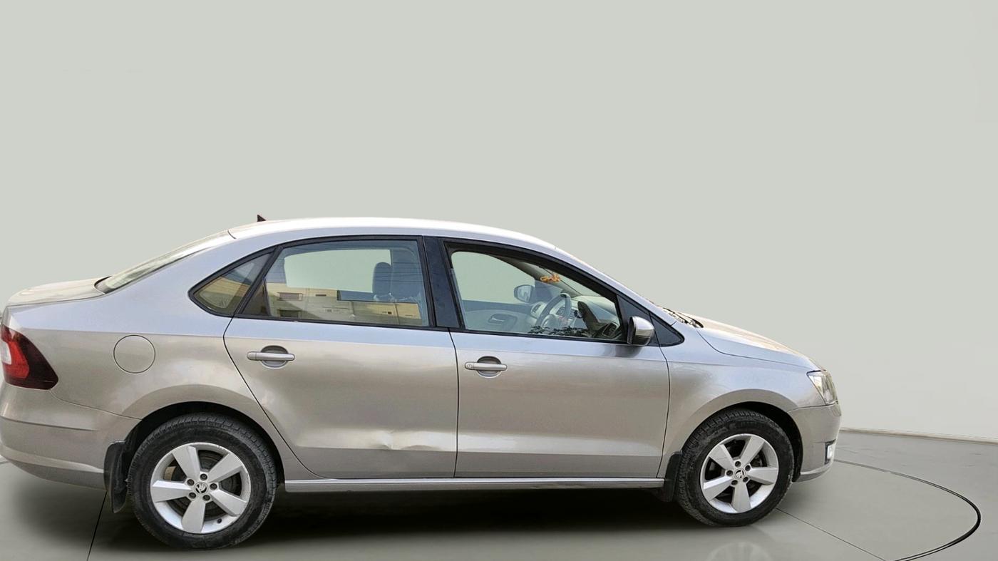2017 Skoda Rapid AMBITION 1.6 MPI MT, Petrol, Manual, 60,421 km, exterior