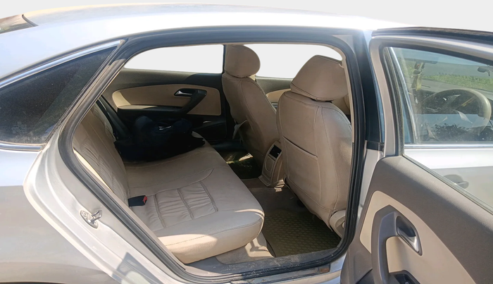 2010 Volkswagen Vento TRENDLINE DIESEL 1.6, Diesel, Manual, 1,64,524 km, interior