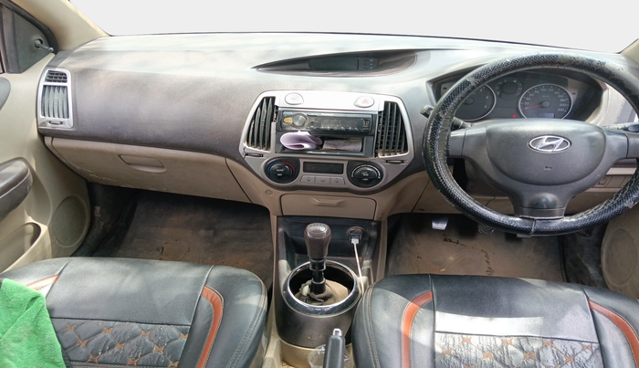 2011 Hyundai i20 MAGNA 1.4 CRDI, Diesel, Manual, 2,21,104 km, interior