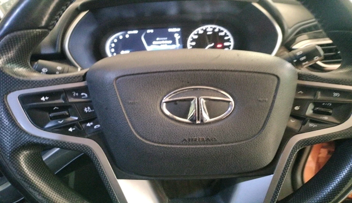 2019 Tata Harrier XZ 2.0L, Diesel, Manual, 1,09,698 km, interior