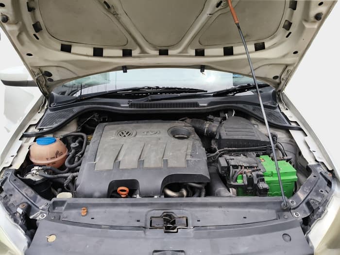 2010 Volkswagen Vento HIGHLINE DIESEL 1.6, Diesel, Manual, 1,55,036 km, exterior