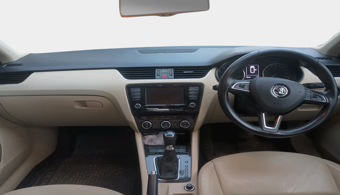 2016 Skoda Octavia STYLE PLUS AT 1.8 TSI, Petrol, Automatic, 88,480 km, interior
