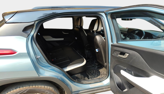 2024 Tata PUNCH CREATIVE  1.2 RTN DUAL TONE, Petrol, Manual, 17,415 km, interior