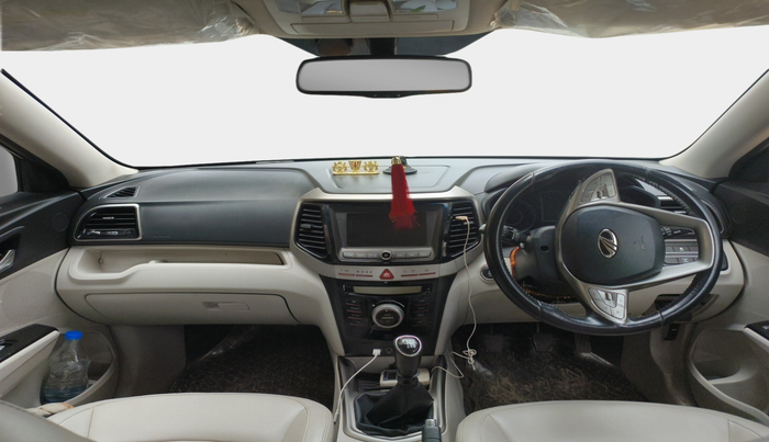 2019 Mahindra XUV300 W8 (O) 1.2 PETROL, Petrol, Manual, 53,825 km, interior
