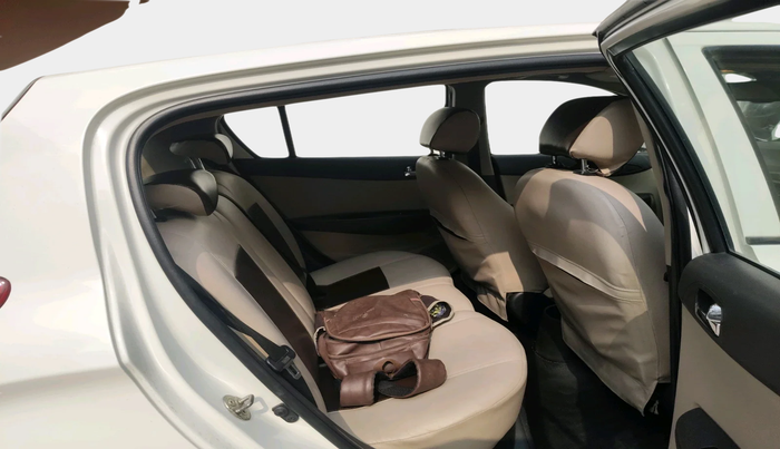 2012 Hyundai i20 ASTA (O) 1.2 WITH SUNROOF, Petrol, Manual, 72,785 km, interior