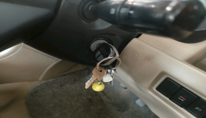 2013 Maruti Swift Dzire VXI, Petrol, Manual, 1,40,424 km, interior