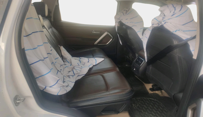 2023 Mahindra SCORPIO-N Z8 L DIESEL AT 2WD 7 STR, Diesel, Automatic, 19,274 km, interior