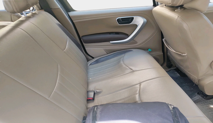 2017 Mahindra TUV300 T8, Diesel, Manual, 1,23,222 km, interior