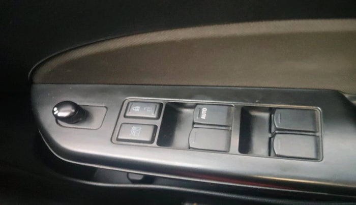 2013 Maruti Swift VXI, Petrol, Manual, 63,824 km, interior