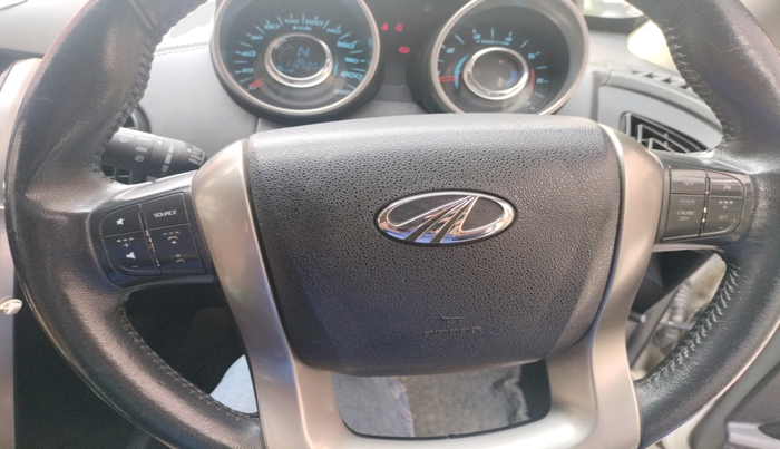 2019 Mahindra XUV500 W11, Diesel, Manual, 1,12,500 km, interior