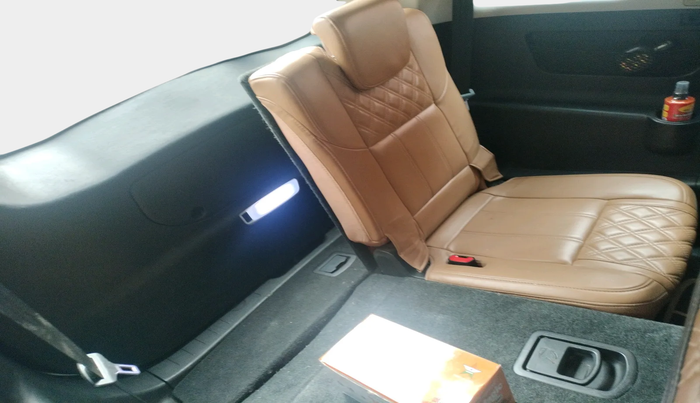 2019 Mahindra XUV500 W11, Diesel, Manual, 1,12,500 km, interior