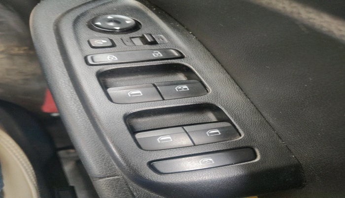 2022 Hyundai VENUE S+ 1.2, Petrol, Manual, 29,010 km, interior