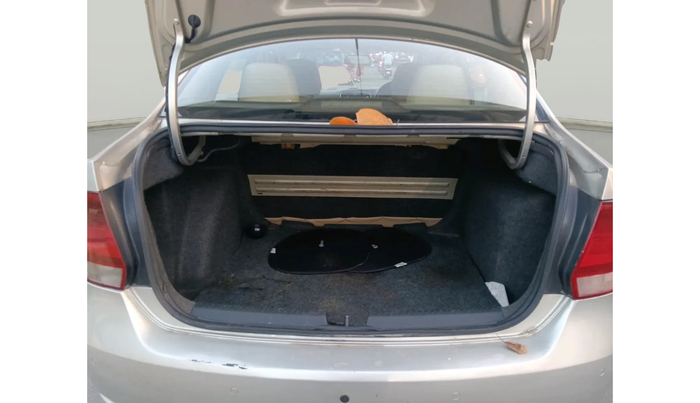 2013 Volkswagen Vento COMFORTLINE DIESEL 1.6, Diesel, Manual, 1,03,872 km, exterior