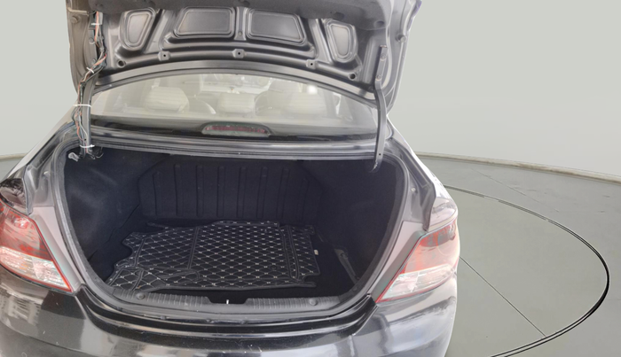 2011 Hyundai Verna FLUIDIC 1.6 CRDI SX, Diesel, Manual, 2,04,221 km, exterior