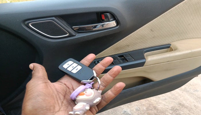 2019 Honda City 1.5L I-VTEC VX, Petrol, Manual, 1,37,724 km, interior