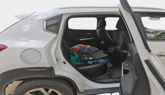 2021 Nissan MAGNITE XV PREMIUM TURBO CVT, Petrol, Automatic, 47,323 km, interior