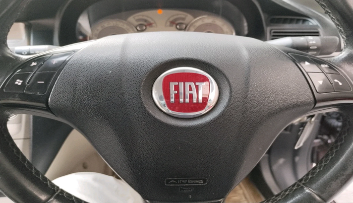 2013 Fiat Linea EMOTION 1.3, Diesel, Manual, 1,57,076 km, interior