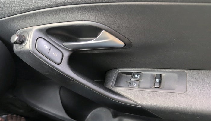 2018 Volkswagen Polo COMFORTLINE 1.0L MPI, Petrol, Manual, 64,033 km, interior