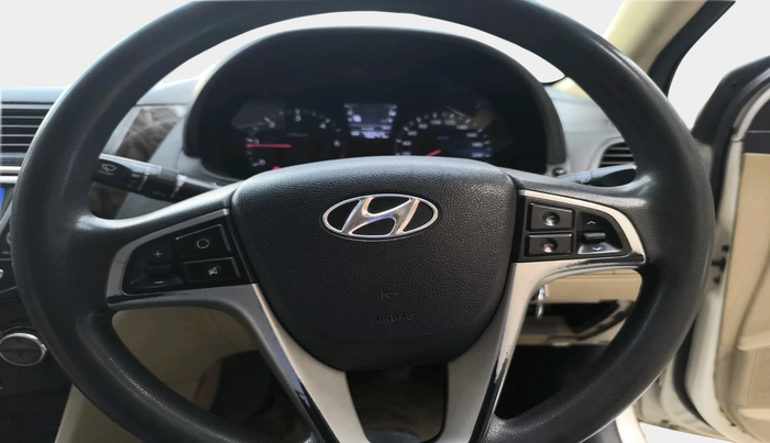 2014 Hyundai Verna FLUIDIC 1.6 CRDI SX, Diesel, Manual, 80,000 km, interior