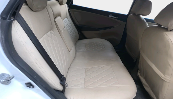 2014 Hyundai Verna FLUIDIC 1.6 CRDI SX, Diesel, Manual, 80,000 km, interior