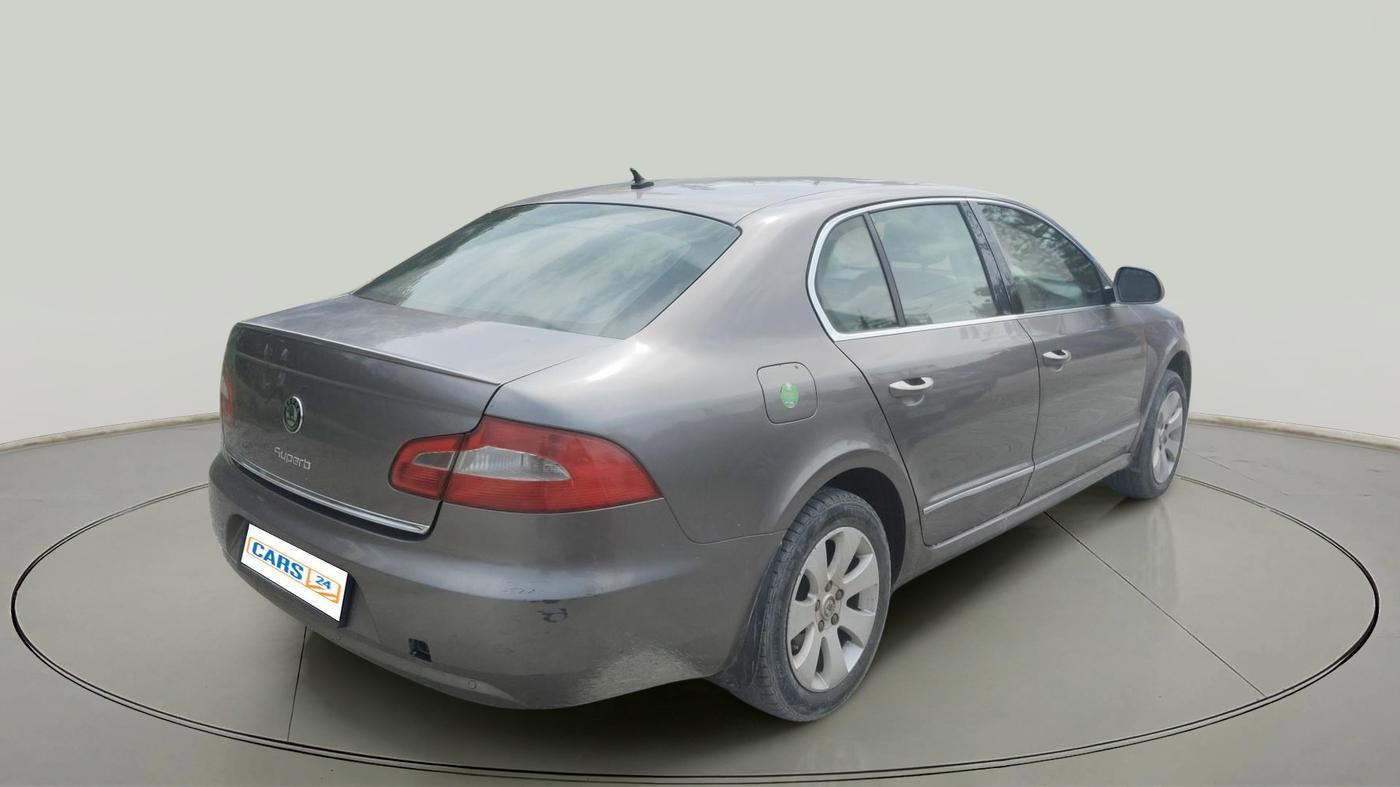 2010 Skoda Superb ELEGANCE 1.8 TSI AT, Petrol, Automatic, 1,02,408 km, exterior