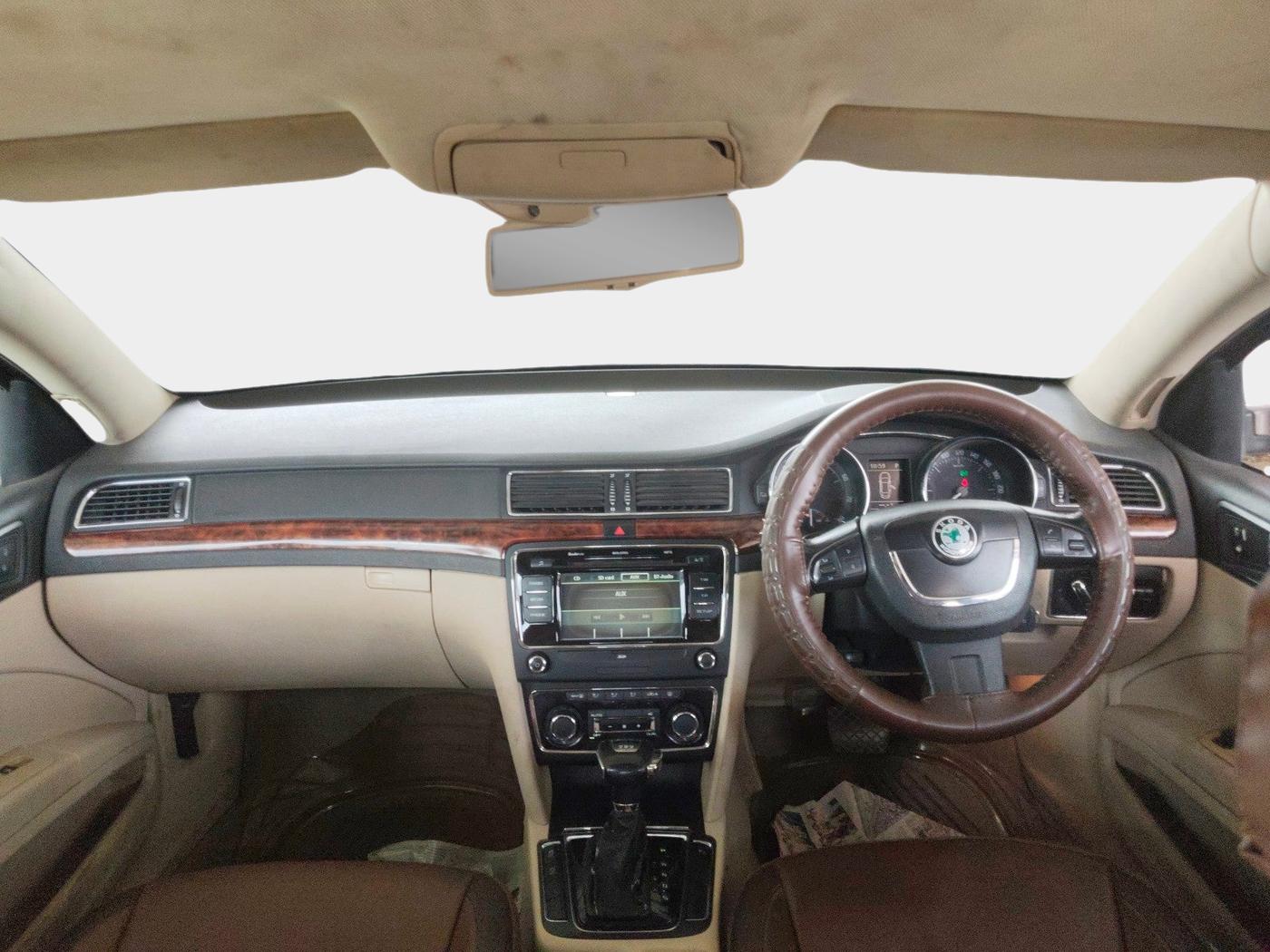 2010 Skoda Superb ELEGANCE 1.8 TSI AT, Petrol, Automatic, 1,02,408 km, interior