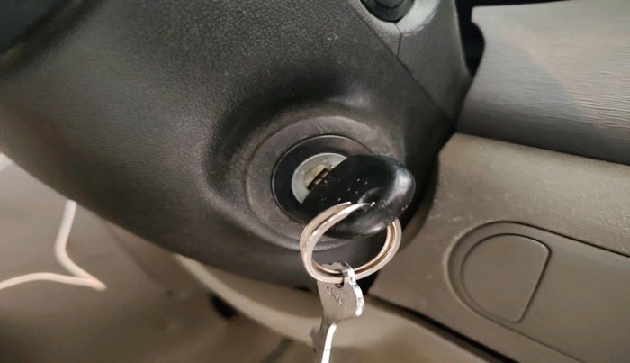 2012 Hyundai i10 ERA 1.1, Petrol, Manual, 1,00,994 km, interior