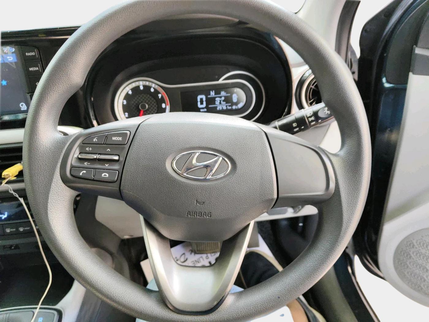 2020 Hyundai Grand i10 SPORTZ AT 1.2 KAPPA VTVT, Petrol, Automatic, 29,761 km, interior