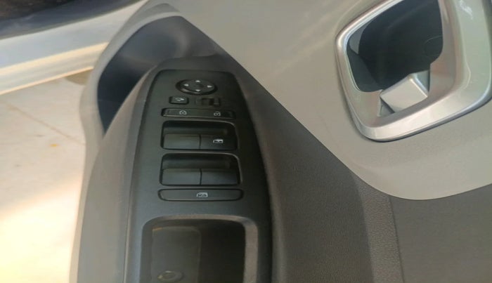 2024 Hyundai GRAND I10 NIOS SPORTZ 1.2 KAPPA VTVT, Petrol, Manual, 5,961 km, interior