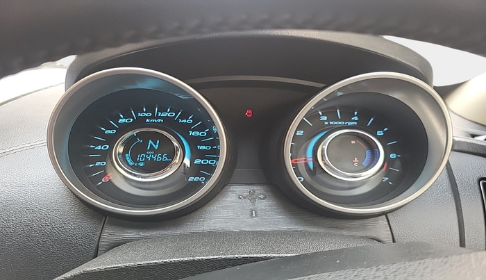 2018 Mahindra XUV500 W11(O), Diesel, Manual, 1,04,470 km, interior