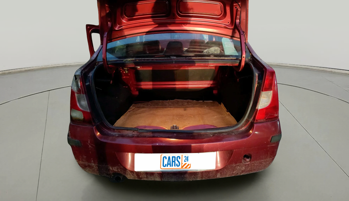 2010 Mahindra Renault Logan GLX 1.4, Petrol, Manual, 40,280 km, exterior