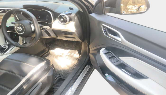 2024 MG ASTOR Select 1.5 MT, Petrol, Manual, 18,131 km, interior