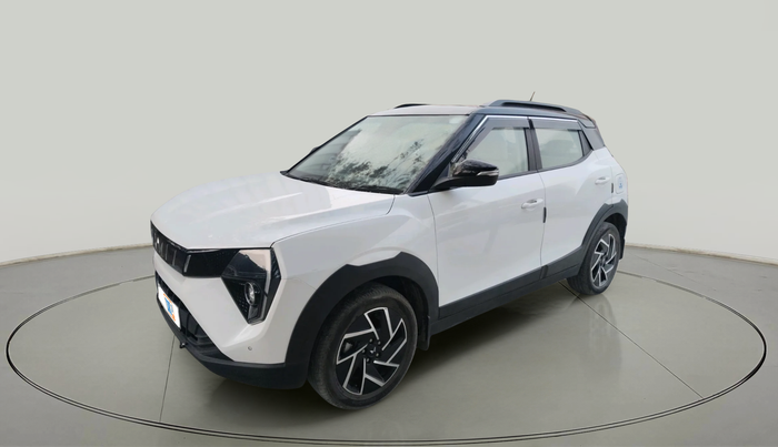 2025 Mahindra XUV 3XO AX7 1.5 Turbo Diesel, Diesel, Manual, 27,487 km, exterior