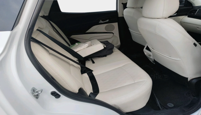 2025 Mahindra XUV 3XO AX7 1.5 Turbo Diesel, Diesel, Manual, 27,487 km, interior