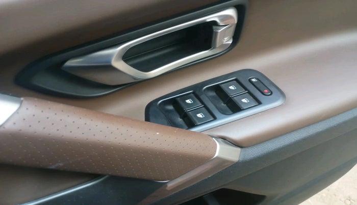 2019 Tata Harrier XZ 2.0L, Diesel, Manual, 51,123 km, interior