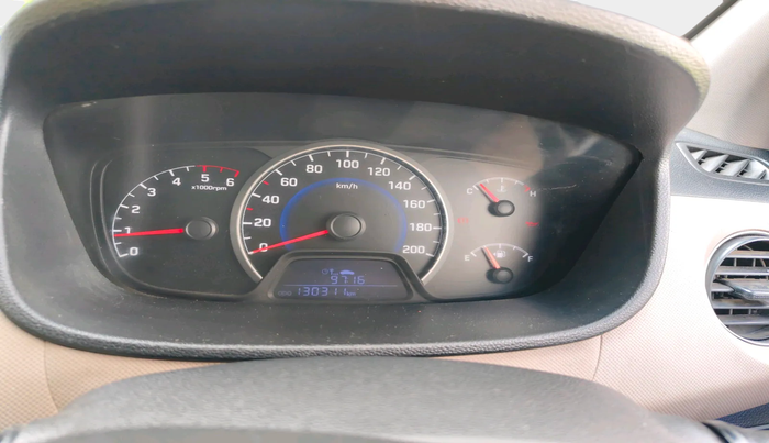 2015 Hyundai Grand i10 MAGNA 1.1 CRDI, Diesel, Manual, 1,30,311 km, interior