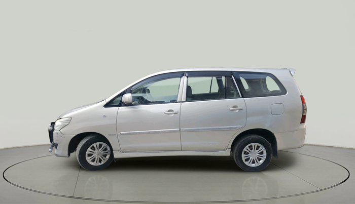 2013 Toyota Innova 2.5 GX 8 STR, Diesel, Manual, 2,50,762 km, exterior