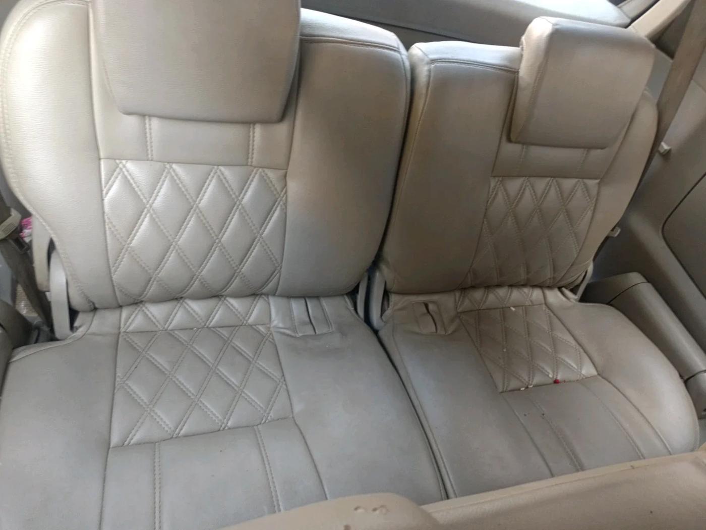 2013 Toyota Innova 2.5 GX 8 STR, Diesel, Manual, 2,50,762 km, interior