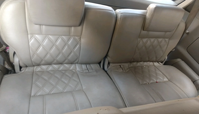 2013 Toyota Innova 2.5 GX 8 STR, Diesel, Manual, 2,50,762 km, interior