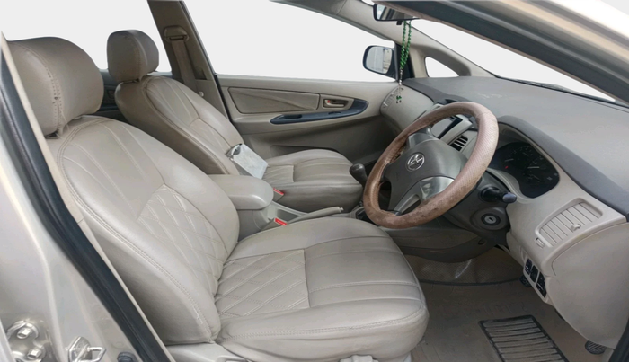 2013 Toyota Innova 2.5 GX 8 STR, Diesel, Manual, 2,50,762 km, interior