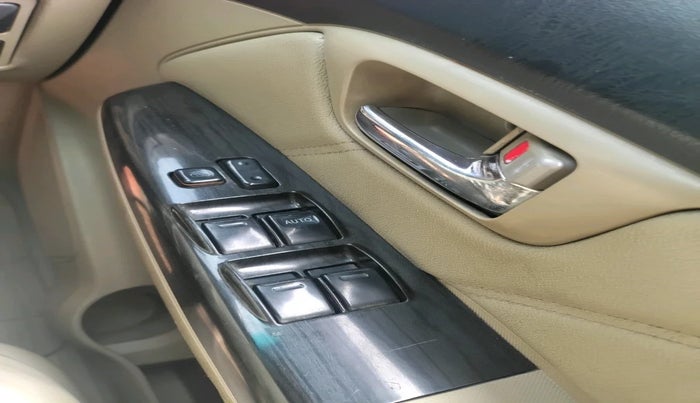 2015 Toyota Fortuner 3.0 4X4 MT, Diesel, Manual, 1,24,481 km, interior