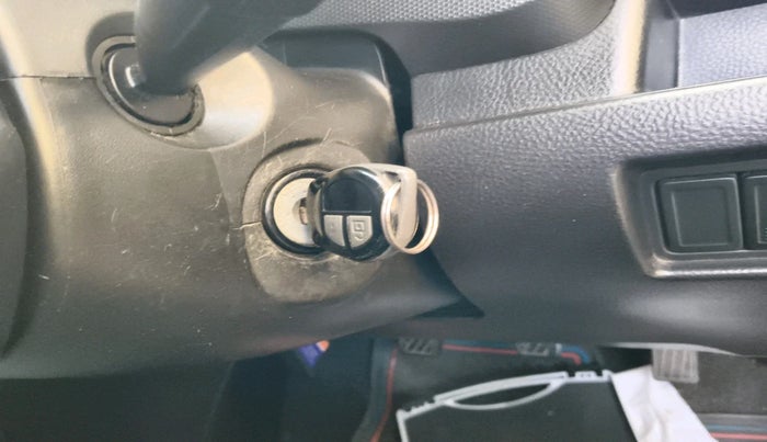 2014 Maruti Swift VXI, Petrol, Manual, 65,105 km, interior