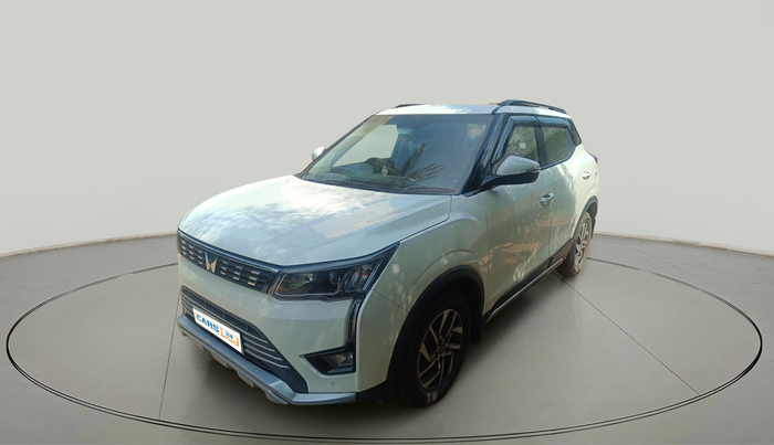 2023 Mahindra XUV300 W8 (O) 1.5 DIESEL AMT, Diesel, Automatic, 14,034 km, exterior