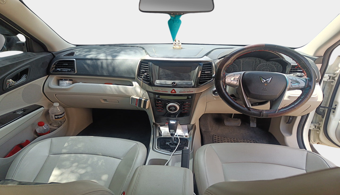 2023 Mahindra XUV300 W8 (O) 1.5 DIESEL AMT, Diesel, Automatic, 14,034 km, interior