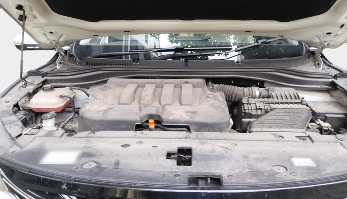 2022 Mahindra XUV700 AX 5 P MT 7 STR, Petrol, Manual, 21,365 km, exterior
