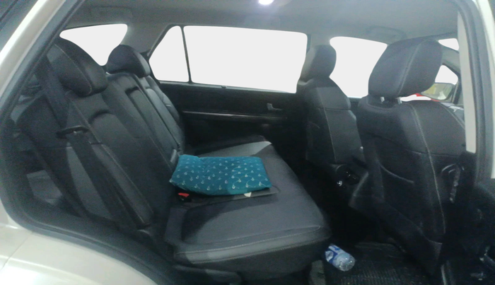 2017 Tata Hexa XTA 4X2 7 STR, Diesel, Automatic, 1,52,590 km, interior