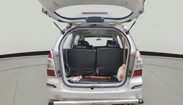 2014 Toyota Innova 2.5 VX 8 STR, Diesel, Manual, 2,35,450 km, exterior